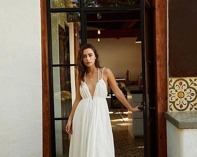 6 базовых платьев-макси из которых вам не захочется вылезать все лето