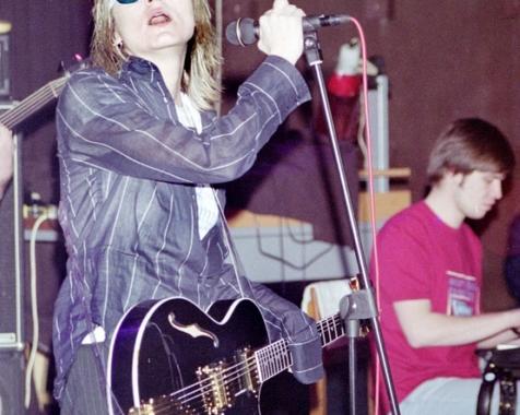 Стиль Земфиры от девочки-скандала к богемному шику