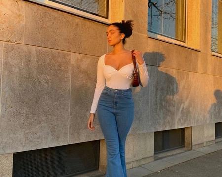 5 идеальных пар джинсов для девушек с фигурой песочные часы